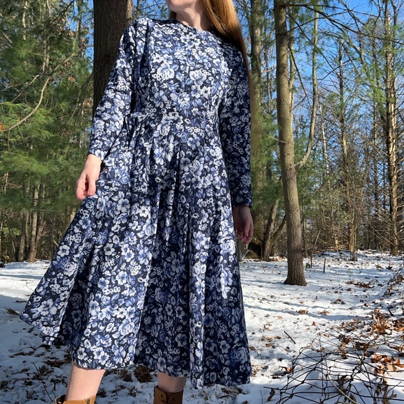 90s Laura Ashley Floral Dress - Picture 14 of 16